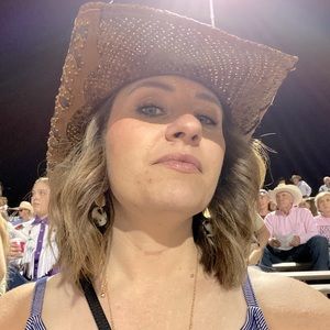 Meet your Posher, Nancy